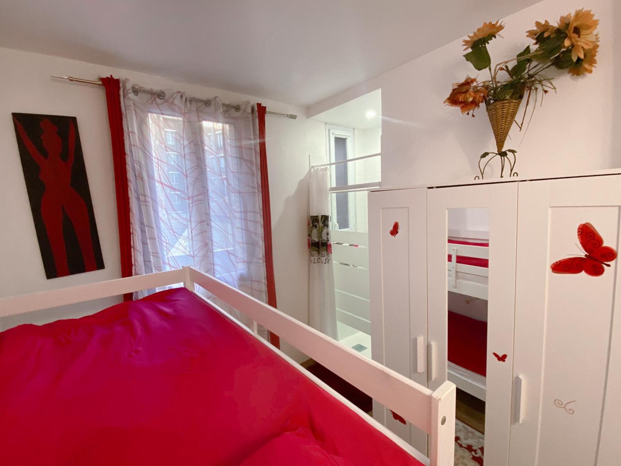 Ideal To Visit Paris Apartment Clichy